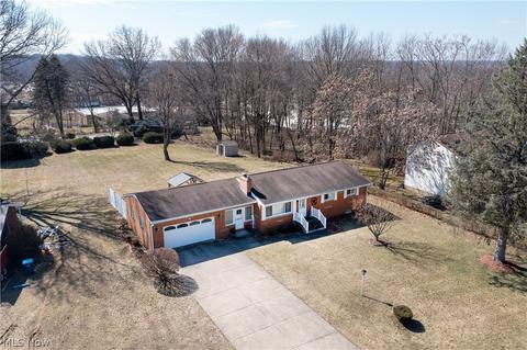 42 Moore Rd, Akron, OH 44319 photo 2