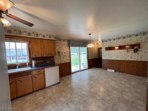 1602 W 43rd St, Lorain, OH 44053 photo 8