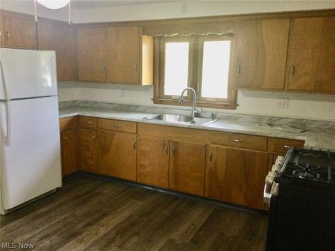 4204 Avondale Ln NW, Canton, OH 44708 photo 8