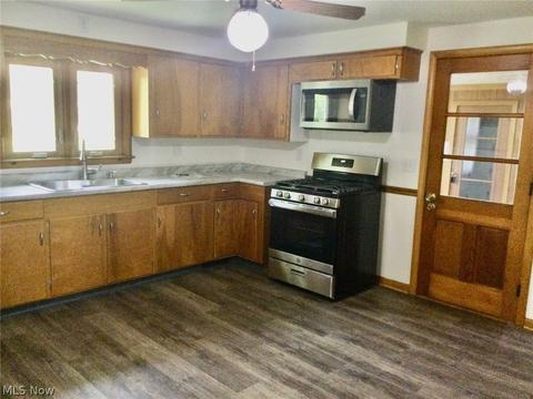 4204 Avondale Ln NW, Canton, OH 44708 photo 10