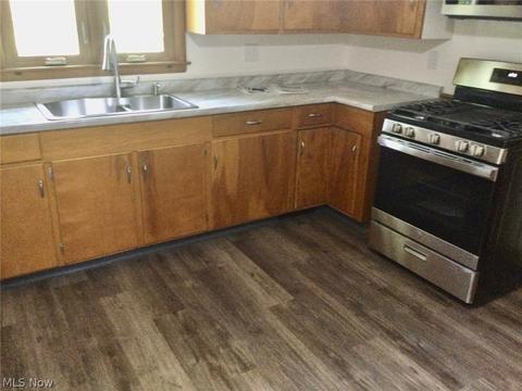 4204 Avondale Ln NW, Canton, OH 44708 photo 9