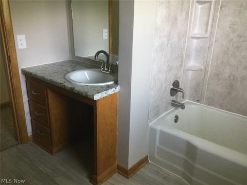 4204 Avondale Ln NW, Canton, OH 44708 photo 16