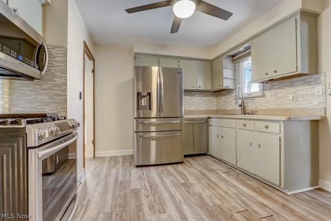 1770 E 232nd St, Euclid, OH 44117 photo 4