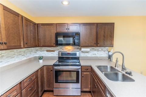 1448 Loop Rd, Kent, OH 44240 photo 12