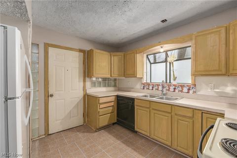 1202 West Ave, Elyria, OH 44035 photo 14