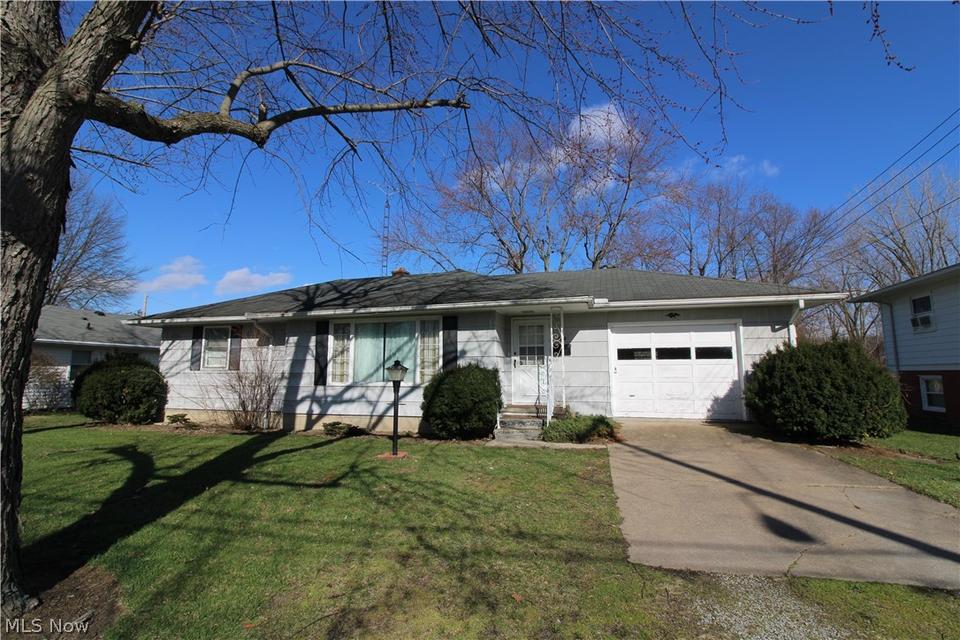 911 Ottawa Dr, Port Clinton, OH 43452 22 Photos MLS 4359338 Movoto