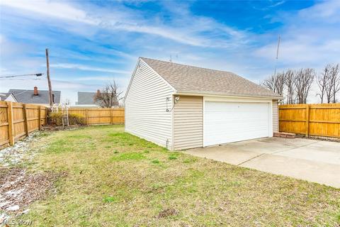 832 E 218th St, Euclid, OH 44119 photo 6