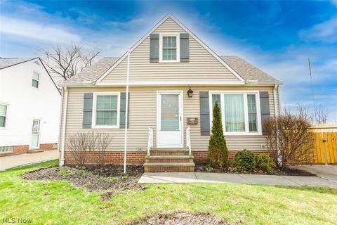 832 E 218th St, Euclid, OH 44119 photo 1