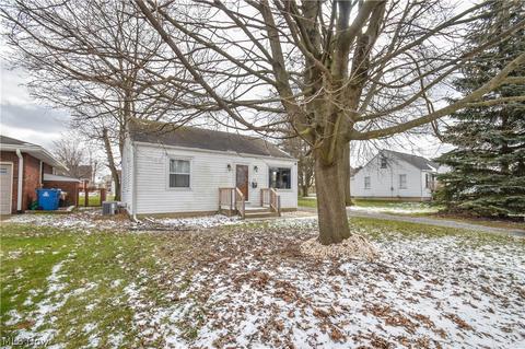 630 Como St, Struthers, OH 44471 photo 2