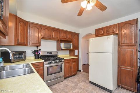 630 Como St, Struthers, OH 44471 photo 12