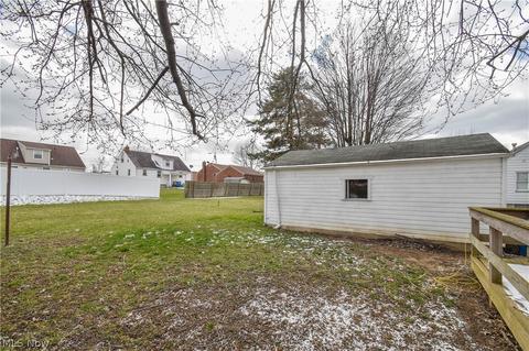 630 Como St, Struthers, OH 44471 photo 22