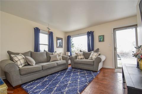 630 Como St, Struthers, OH 44471 photo 4