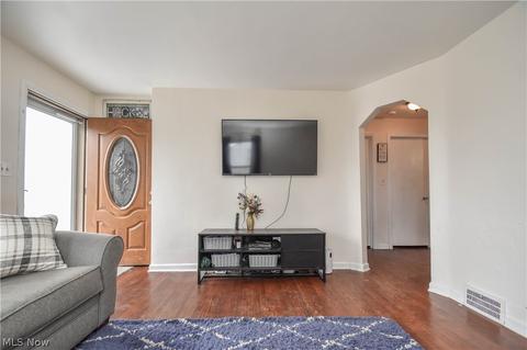 630 Como St, Struthers, OH 44471 photo 6