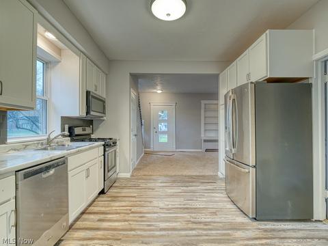 1832 Grafton Rd, Elyria, OH 44035 photo 8
