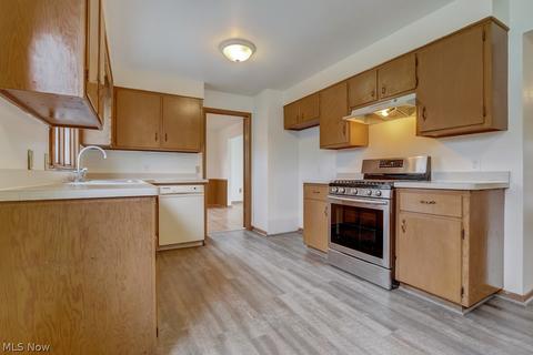 312 University Ave, Elyria, OH 44035 photo 4