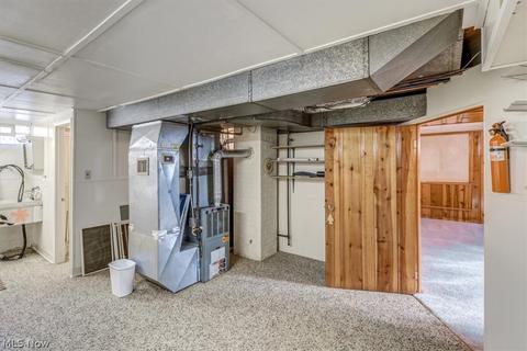 9060 Tracy Trl, Parma, OH 44130 photo 30