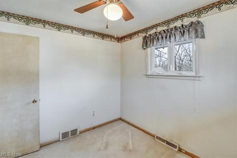 9060 Tracy Trl, Parma, OH 44130 photo 21