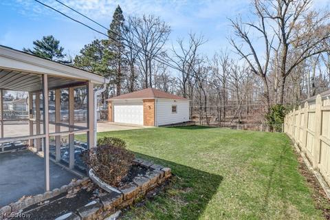9060 Tracy Trl, Parma, OH 44130 photo 35