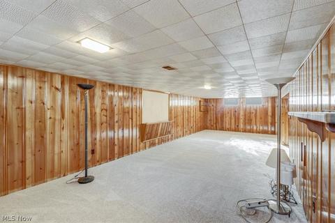 9060 Tracy Trl, Parma, OH 44130 photo 25