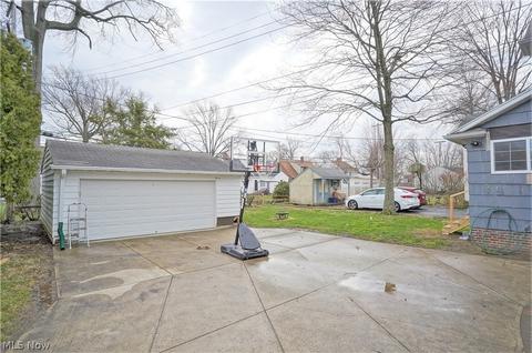 301 E 270th St, Euclid, OH 44132 photo 9