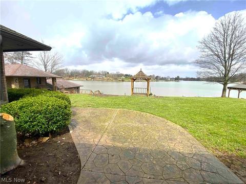 731 Beach Dr, Willard, OH 44890 photo 5