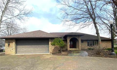 731 Beach Dr, Willard, OH 44890 photo 1