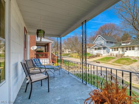 1130 Sawyer Ave, Akron, OH 44310 photo 2