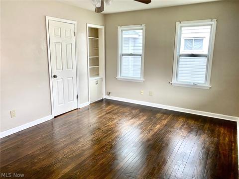 325 15th St, Elyria, OH 44035 photo 2