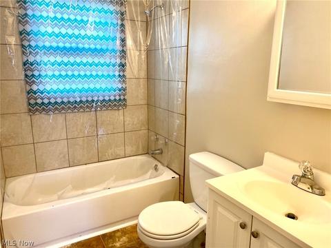 325 15th St, Elyria, OH 44035 photo 6