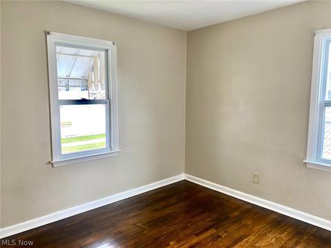 325 15th St, Elyria, OH 44035 photo 5