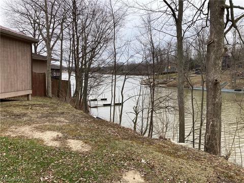 288 Portage Path, Willard, OH 44890 photo 4