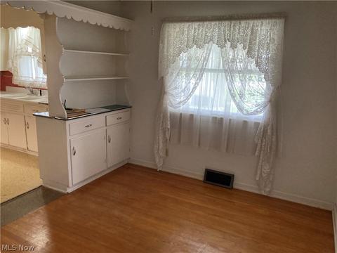 214 E Main St, Canfield, OH 44406 photo 8