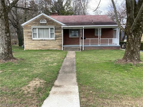 214 E Main St, Canfield, OH 44406 photo 1