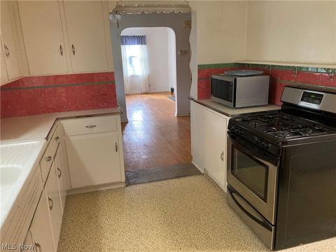 214 E Main St, Canfield, OH 44406 photo 6