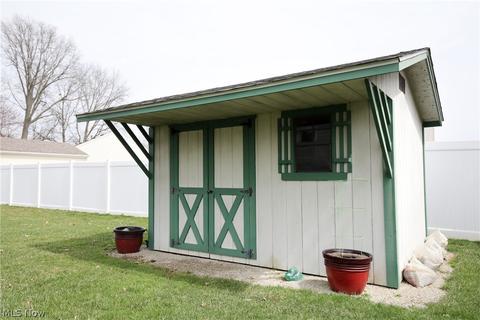 158 Findlay Ct, Elyria, OH 44035 photo 3