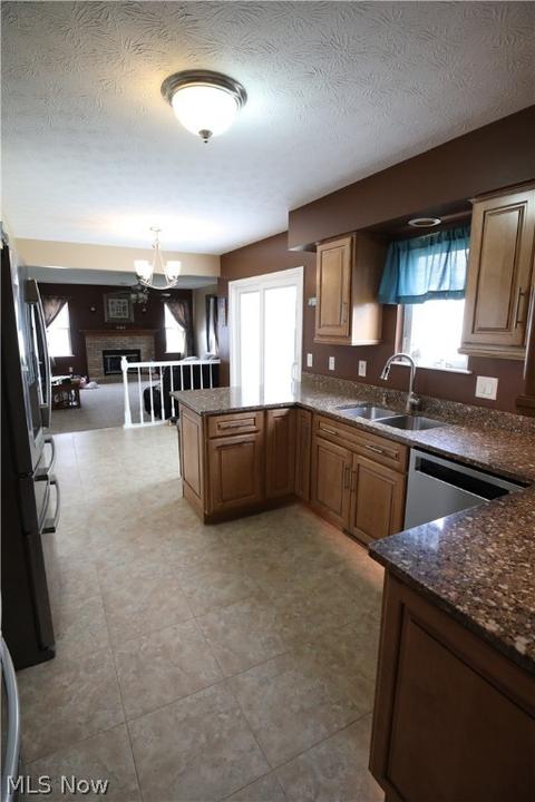 158 Findlay Ct, Elyria, OH 44035 photo 12