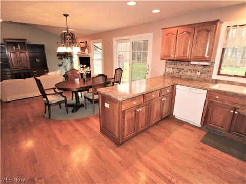 39900 Hope Ct, Elyria, OH 44035 photo 6