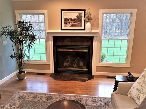 39900 Hope Ct, Elyria, OH 44035 photo 7