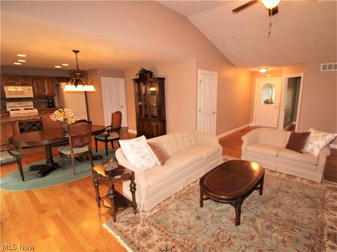 39900 Hope Ct, Elyria, OH 44035 photo 9