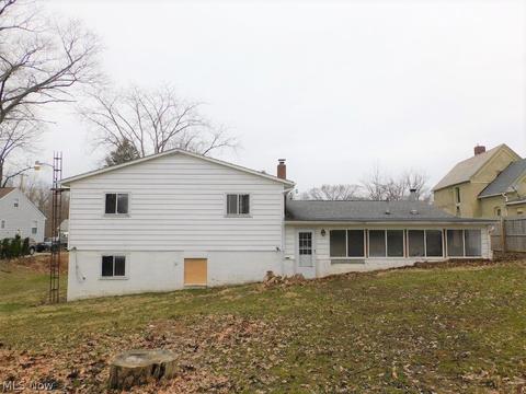 1508 W 17th St, Ashtabula, OH 44004 photo 2