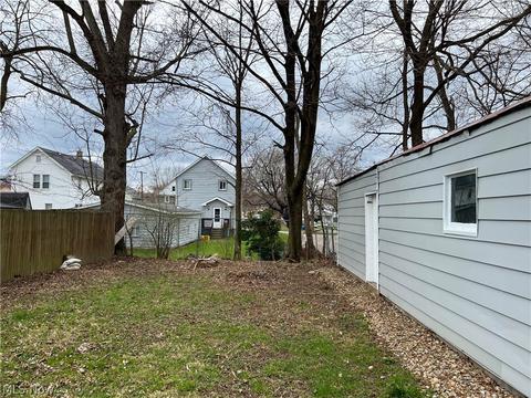 483 4th St, Struthers, OH 44471 photo 32