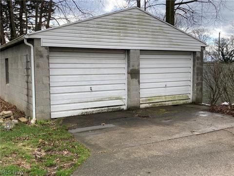400 Rexford St, Akron, OH 44314 photo 5