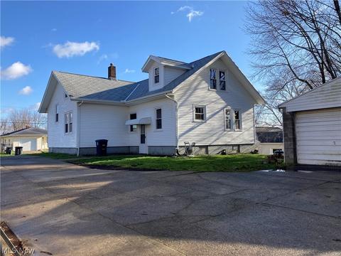 400 Rexford St, Akron, OH 44314 photo 3