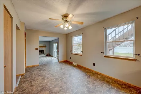 131 Wynn Ave, Elyria, OH 44035 photo 9