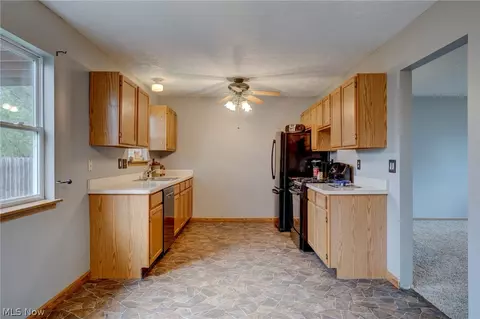 131 Wynn Ave, Elyria, OH 44035 photo 8