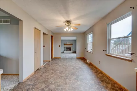 131 Wynn Ave, Elyria, OH 44035 photo 11