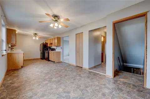 131 Wynn Ave, Elyria, OH 44035 photo 10