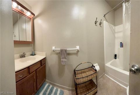 8214 Maramont Dr #A, Boardman, OH 44512 photo 11