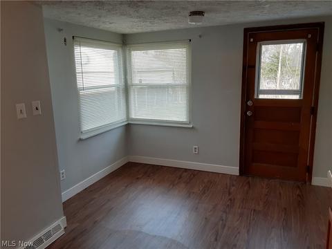 5251 Beech Ave, Maple Heights, OH 44137 photo 9