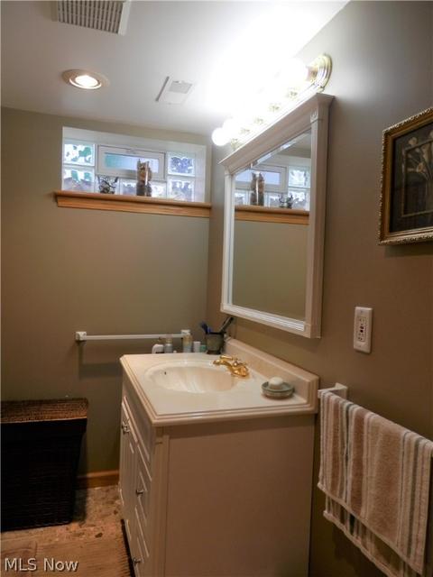 346 E 271st St, Euclid, OH 44132 photo 24